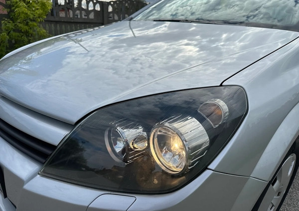 Opel Astra cena 11900 przebieg: 165000, rok produkcji 2005 z Sochaczew małe 436